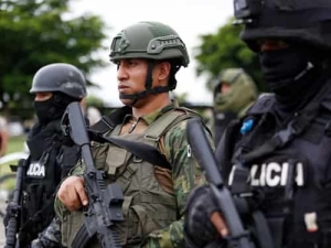Daniel Noboa ordena modernizar manuales que regulan el uso leg&iacute;timo de la fuerza