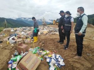 Intendencia de Zamora Chinchipe, destruy&oacute; 6.315 productos caducados y sin registro sanitario en el 2020