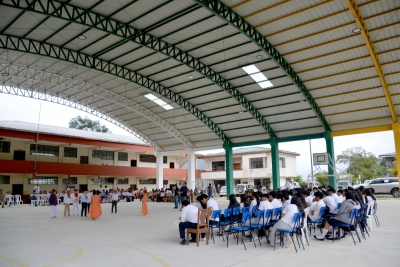 Cancha y cubierta fue entregada en favor de la Unidad Educativa &ldquo;R&iacute;o Zamora&rdquo;