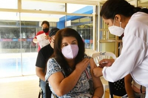 Desde el 3 de enero se aplicar&aacute; la dosis de refuerzo contra el COVID-19 a las personas de entre 50 y 59 a&ntilde;os