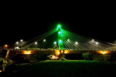 El puente sobre el r&iacute;o Bombuscaro en Zamora tiene nueva imagen