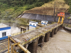 Se realiza un nuevo mantenimiento del embalse de la Central Hidroel&eacute;ctrica Delsitanisagua