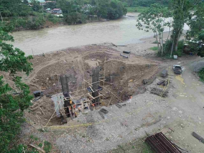 Se reanuda construcci&oacute;n de puente en San Miguel de la Hueca
