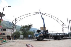 Avanza construcci&oacute;n de una cubierta en el  barrio Jorge Mosquera
