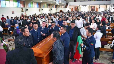 Con honores, la Municipalidad despidi&oacute; al exalcalde &Aacute;ngel Erreyes Quezada