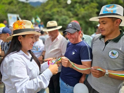 Prefectura entrega dos obras a la parroquia San Andr&eacute;s
