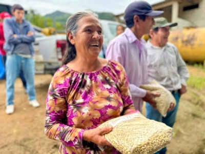 Prefectura entrega incentivos para la producci&oacute;n y conservaci&oacute;n en San Francisco del Vergel