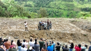 Inicia construcci&oacute;n de cancha de uso m&uacute;ltiple en el barrio La Cascada, en sabanilla