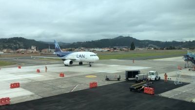 Aeropuerto de Cuenca reinici&oacute; actividades con vuelo procedente de Quito