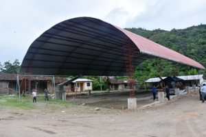 90% de avance en la cubierta en el barrio santa clara en Palanda