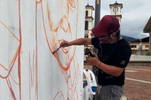 Artistas locales embellecen el centro de Yantzaza