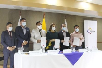 LA JUDICATURA FIRM&Oacute; MEMORANDOS DE ENTENDIMIENTO CON ALCALDES DE LA PROVINCIA DE ZAMORA CHINCHIPE