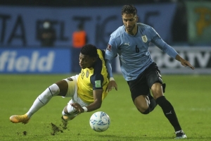 Ecuador cay&oacute; ante Uruguay y se ubica en el cuarto puesto de la clasificaci&oacute;n
