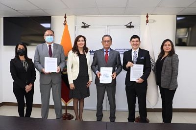 Corpetrolsa, primera empresa en firmar contrato con Petroecuador para arrendar infraestructura por 15 a&ntilde;os