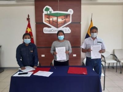 29 estudiantes del cant&oacute;n El Pangui renovaron beca universitaria con ECSA