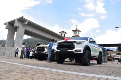 Municipio de Yantzaza incorpora nuevas camionetas para la gesti&oacute;n institucional