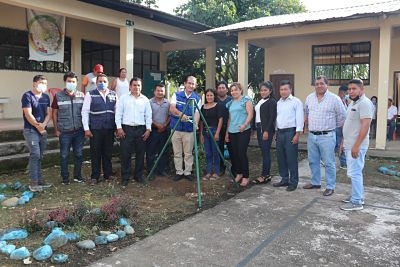 Inicia la construcci&oacute;n de la cubierta en la cancha de uso m&uacute;ltiple de la Unidad Educativa Jos&eacute; Luis Nantipa