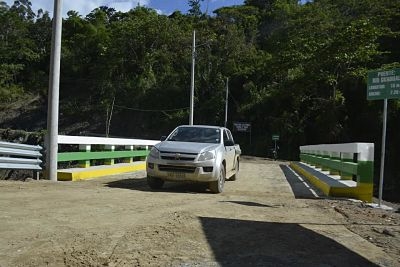 Prefectura entrega dos puentes carrozables en el cant&oacute;n Chinchipe