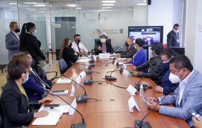 Comisi&oacute;n de Educaci&oacute;n y dirigentes gremiales de maestros, evalu&oacute; resoluci&oacute;n de la Corte Constitucional