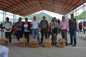 Productores de Los Encuentros reciben alevines de tilapia