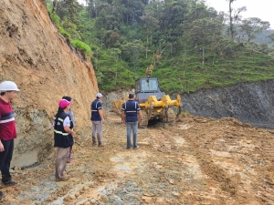 Prefectura de Zamora Chinchipe apertura una nueva v&iacute;a en la parroquia Sabanilla