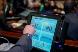 Despenalizaci&oacute;n del aborto por violaci&oacute;n en Ecuador pasa a decisi&oacute;n legislativa.