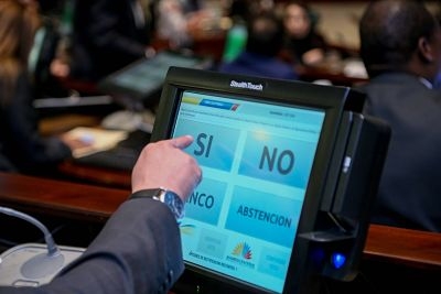 Despenalizaci&oacute;n del aborto por violaci&oacute;n en Ecuador pasa a decisi&oacute;n legislativa.