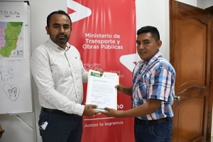 Se hace la entrega de estudios para el mantenimiento del puente vehicular de la ciudad de Panguintza