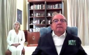 &Aacute;lvaro Noboa dice que FF. AA. no deben imprimir papeletas hasta que se resuelva litigio