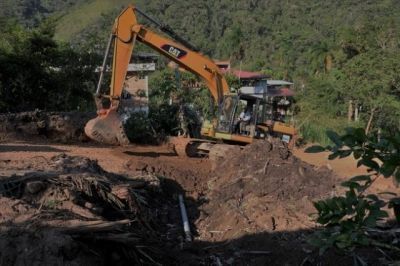Barrio El Remolino se beneficia con apertura de v&iacute;a