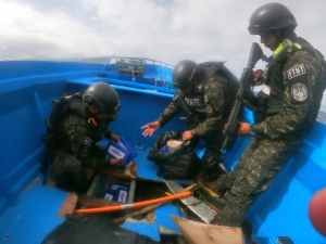Bukele anuncia incautaci&oacute;n de armas y municiones que viajaban desde M&eacute;xico hacia Ecuador