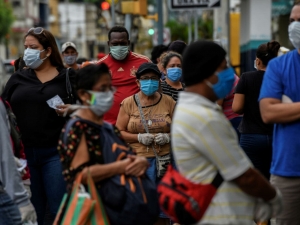 Ecuador se aproxima a dejar la mascarilla en exteriores