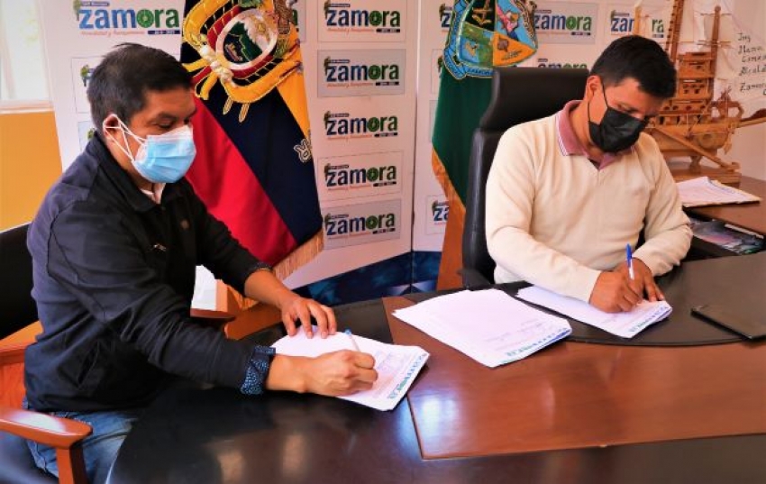 ADULTOS MAYORES DE TIMBARA  RECIBEN APOYO