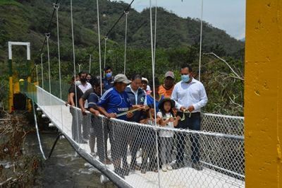 Jambo&eacute; Bajo cuenta con puente reconstruido