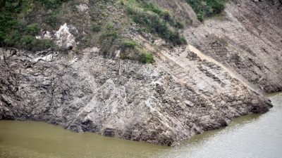 Embalse de Mazar sube un metro y sigue en niveles m&iacute;nimos