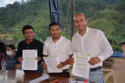 Prefecto dialoga y llega a acuerdos con habitantes del Valle de Jamb&oacute;e