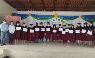 16 habitantes de Tundayme se graduaron como bachilleres, con apoyo de ECSA