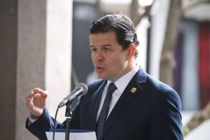 Juan Sebasti&aacute;n Rold&aacute;n: 'Este gobierno pide recomendaciones, de ah&iacute; a nombrar personas a cambio de votos hay una diferencia muy grande'