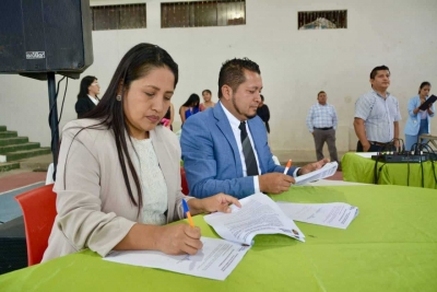 Prefectura suscribe acuerdos para obras en El Pangui