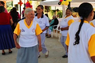 Convenio entre la Prefectura y GAD El Pangui para beneficiar adultos mayores