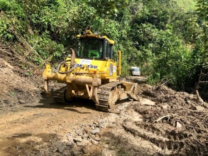 Prefectura avanza en la atenci&oacute;n vial emergente de Zamora Chinchipe