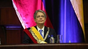 Lasso veta parcialmente Ley de aborto por violaci&oacute;n