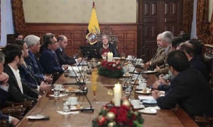 Lasso y empresas agr&iacute;colas analizan impacto del alza de precios