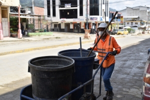 En Yantzaza se promueve una minga familiar para combatir el dengue