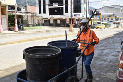 En Yantzaza se promueve una minga familiar para combatir el dengue