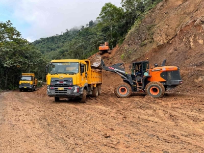 Arranc&oacute; proyecto de asfalto hacia Guaguayme Alto